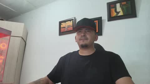 magic_milk23 online show from October 24, 5:48 am