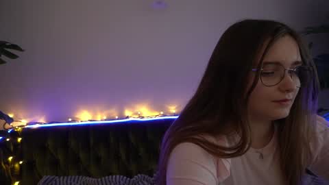 Emily online show from December 16, 12:06 pm