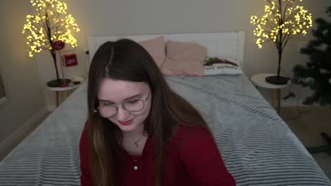 Emily online show from December 17, 1:49 pm