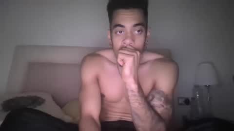 Snapshot of magicsempai chatting on December 12, 3:16 pm Magicsempai online show from December 12, 3:16 pm