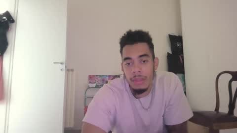 Snapshot of magicsempai chatting on December 16, 12:06 pm Magicsempai online show from December 16, 12:06 pm