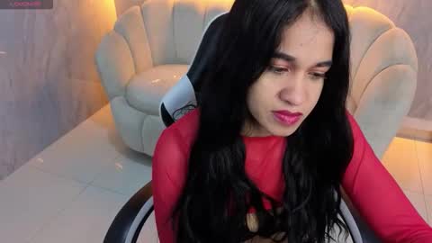 Snapshot of maia_tx chatting on November 6, 1:12 pm Online 800 to 1400 online show from November 6, 1:12 pm