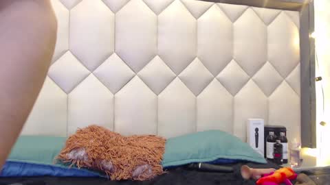 Maia  online show from January 3, 4:59 pm