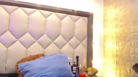 Maia  online show from January 22, 8:49 pm