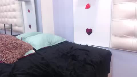 Maia  online show from March 12, 6:33 pm