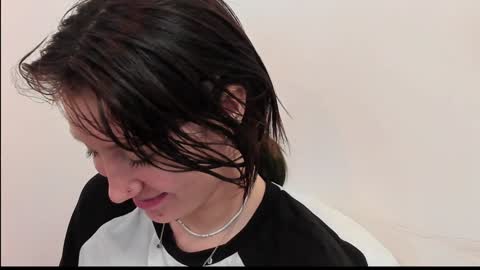 maibys online show from December 28, 3:47 am