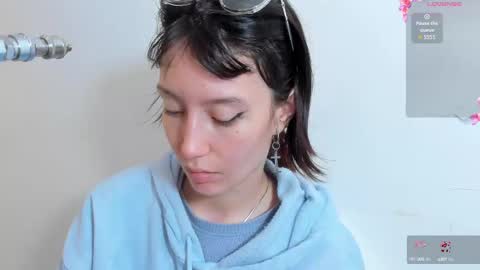 maibys online show from October 4, 4:10 am