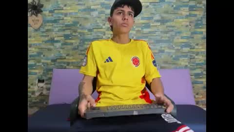 maicoll_hard02 online show from November 21, 11:09 am