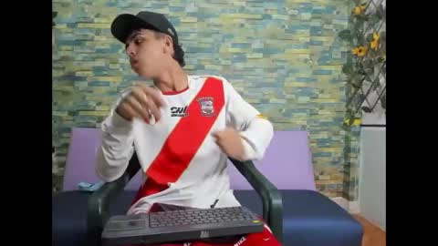 maicoll_hard02 online show from November 22, 11:20 am