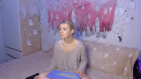 Your kitty online show from December 3, 3:55 pm