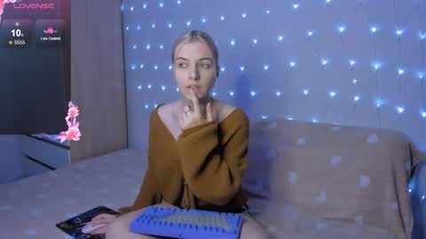 Your kitty online show from October 16, 3:35 pm