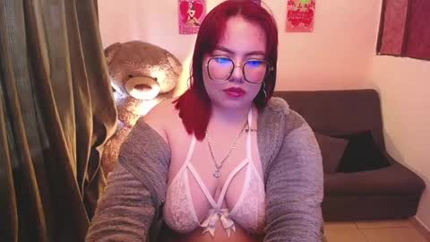 Snapshot of maily_888 chatting on December 7, 9:44 pm maily online show from December 7, 9:44 pm
