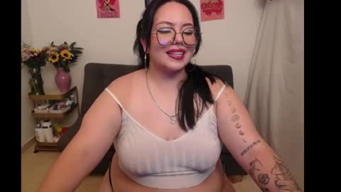 Snapshot of maily_888 chatting on November 8, 12:22 am maily online show from November 8, 12:22 am