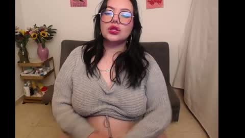 Snapshot of maily_888 chatting on November 11, 2:00 am maily online show from November 11, 2:00 am