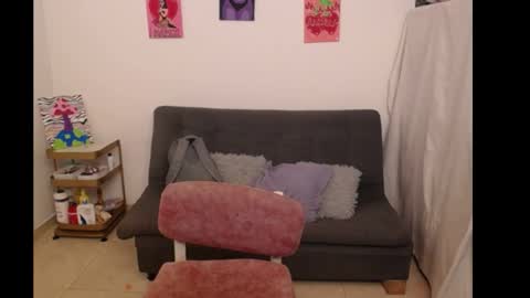 Snapshot of maily_888 chatting on December 2, 1:22 am maily online show from December 2, 1:22 am