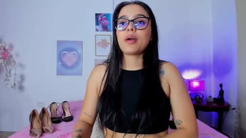 mai  online show from October 25, 2:02 pm