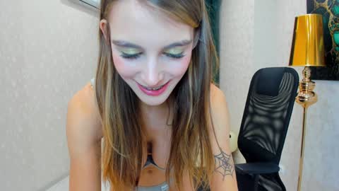 Chloe online show from January 9, 9:27 am