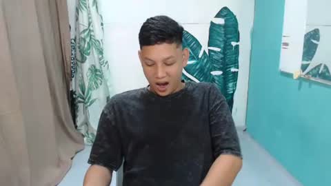 makehugecock online show from October 27, 8:13 pm