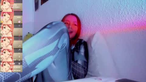 Snapshot of makii_33 chatting on February 11, 2:57 am ... ... online show from February 11, 2:57 am