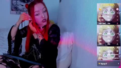 Snapshot of makii_33 chatting on March 9, 5:49 pm ... ... online show from March 9, 5:49 pm