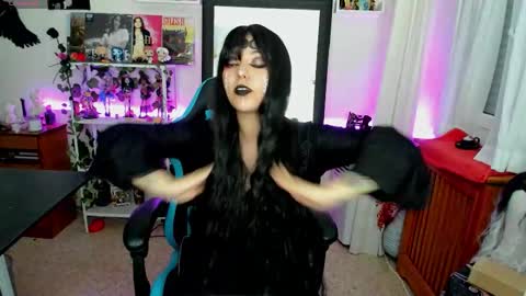 Snapshot of makii_33 chatting on October 12, 4:44 am ... ... online show from October 12, 4:44 am