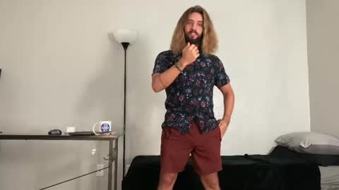 Mack  Makingmoans Twitter online show from November 15, 3:52 pm