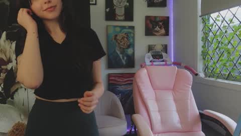 MakiyahBelle online show from September 18, 7:10 am