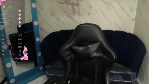 Snapshot of maleja_v_ chatting on December 13, 10:48 pm Hi Stream 800am to 200pm online show from December 13, 10:48 pm