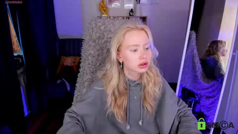 Snapshot of malenaernman chatting on March 5, 10:55 am Malena online show from March 5, 10:55 am