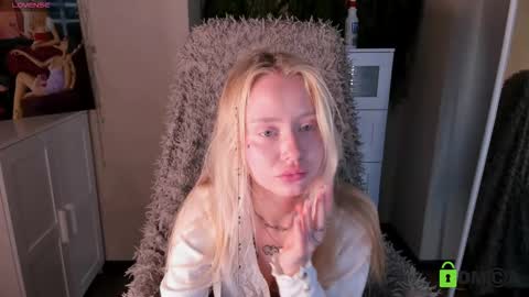Snapshot of malenaernman chatting on October 4, 10:24 am Malena online show from October 4, 10:24 am