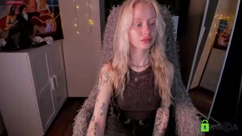 Snapshot of malenaernman chatting on November 7, 10:37 am Malena online show from November 7, 10:37 am