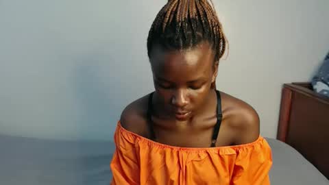 Snapshot of malia_latifa chatting on November 13, 12:26 pm lati online show from November 13, 12:26 pm