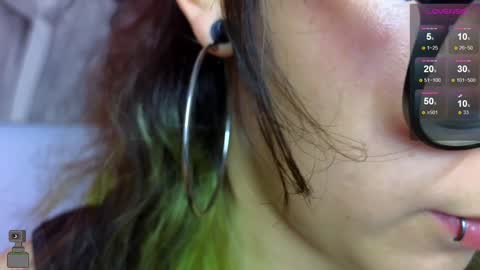 Snapshot of malicia_witch_ chatting on December 30, 9:08 pm Mar Alicia Rosie v A L I C I A W I T C - Meg Cherie online show from December 30, 9:08 pm