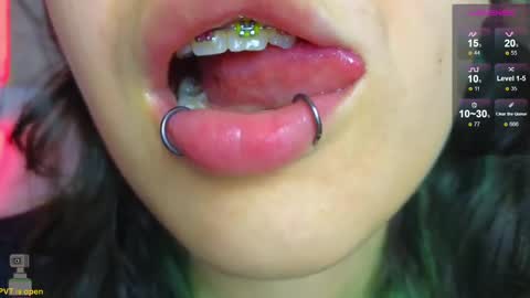 Snapshot of malicia_witch_ chatting on March 11, 3:37 am Mar Alicia Rosie v A L I C I A W I T C - Meg Cherie online show from March 11, 3:37 am