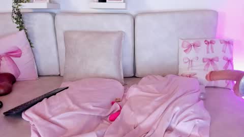 Snapshot of malka_burning chatting on October 12, 8:19 pm Malka online show from October 12, 8:19 pm