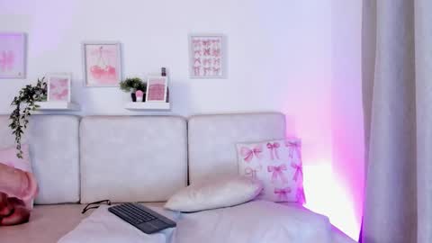 Snapshot of malka_burning chatting on November 5, 8:42 pm Malka online show from November 5, 8:42 pm