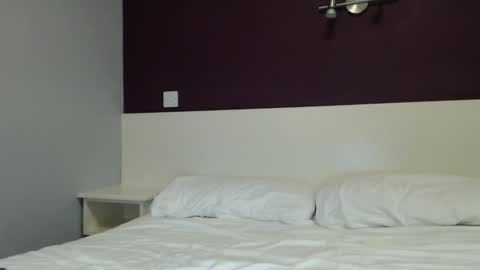 mallinia online show from February 1, 6:40 pm