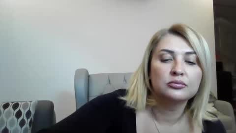 malorine online show from November 22, 7:24 pm