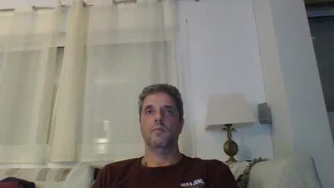 Snapshot of man211172 chatting on December 8, 5:11 pm man211172 online show from December 8, 5:11 pm