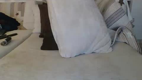 Snapshot of man211172 chatting on December 4, 6:49 pm man211172 online show from December 4, 6:49 pm