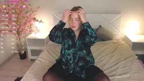 Snapshot of manic_pixie_ chatting on February 1, 10:59 am manic_pixie_ online show from February 1, 10:59 am