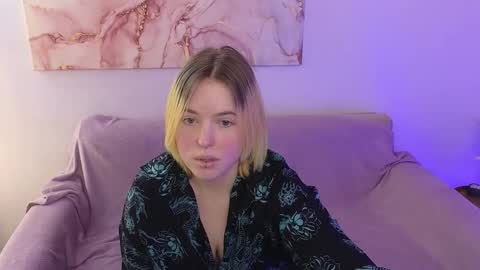 Snapshot of manic_pixie_ chatting on February 4, 11:05 am manic_pixie_ online show from February 4, 11:05 am