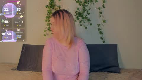 Snapshot of manic_pixie_ chatting on September 13, 6:18 pm manic_pixie_ online show from September 13, 6:18 pm