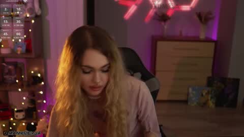 Amelie online show from November 3, 7:37 pm