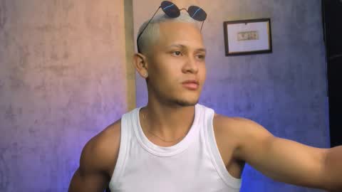 Manuel online show from November 12, 2:34 am