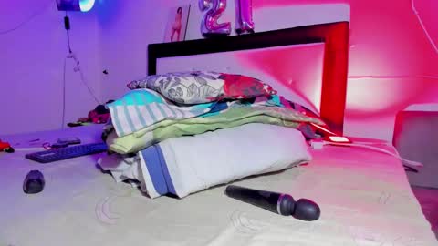 maralinette22 online show from January 17, 11:18 pm