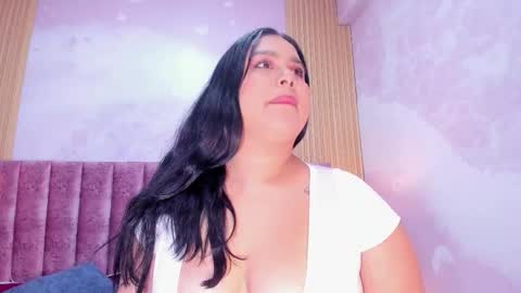 maralinette22 online show from November 24, 11:43 am