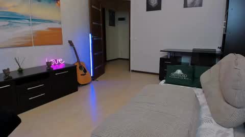 alex marvelxx online show from February 10, 4:25 pm