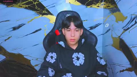 Snapshot of marcelo_boy chatting on November 6, 11:44 am marcelo_boy online show from November 6, 11:44 am