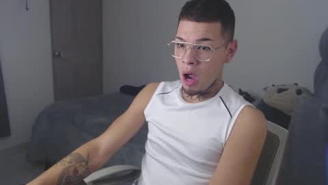 marcelo_m1lk online show from September 17, 9:33 am